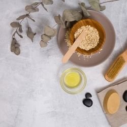 Hollywood Yıldızlarının Güzellik Sırrı: Zeytinyağlı Saç Maskeleri ile Evde Parlak ve Güçlü Saçlar