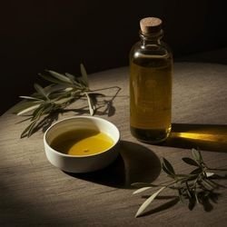 Salatalar ve Kahvaltı İçin En İyi Zeytinyağı