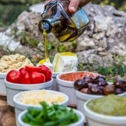 Natürel Sızma ile Riviera Zeytinyağı Arasındaki Fark Nedir?