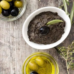 Siyah Zeytin Salatası 370 Gr